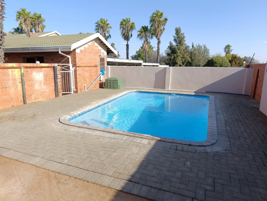 3 Bedroom Property for Sale in Langenhovenpark Free State